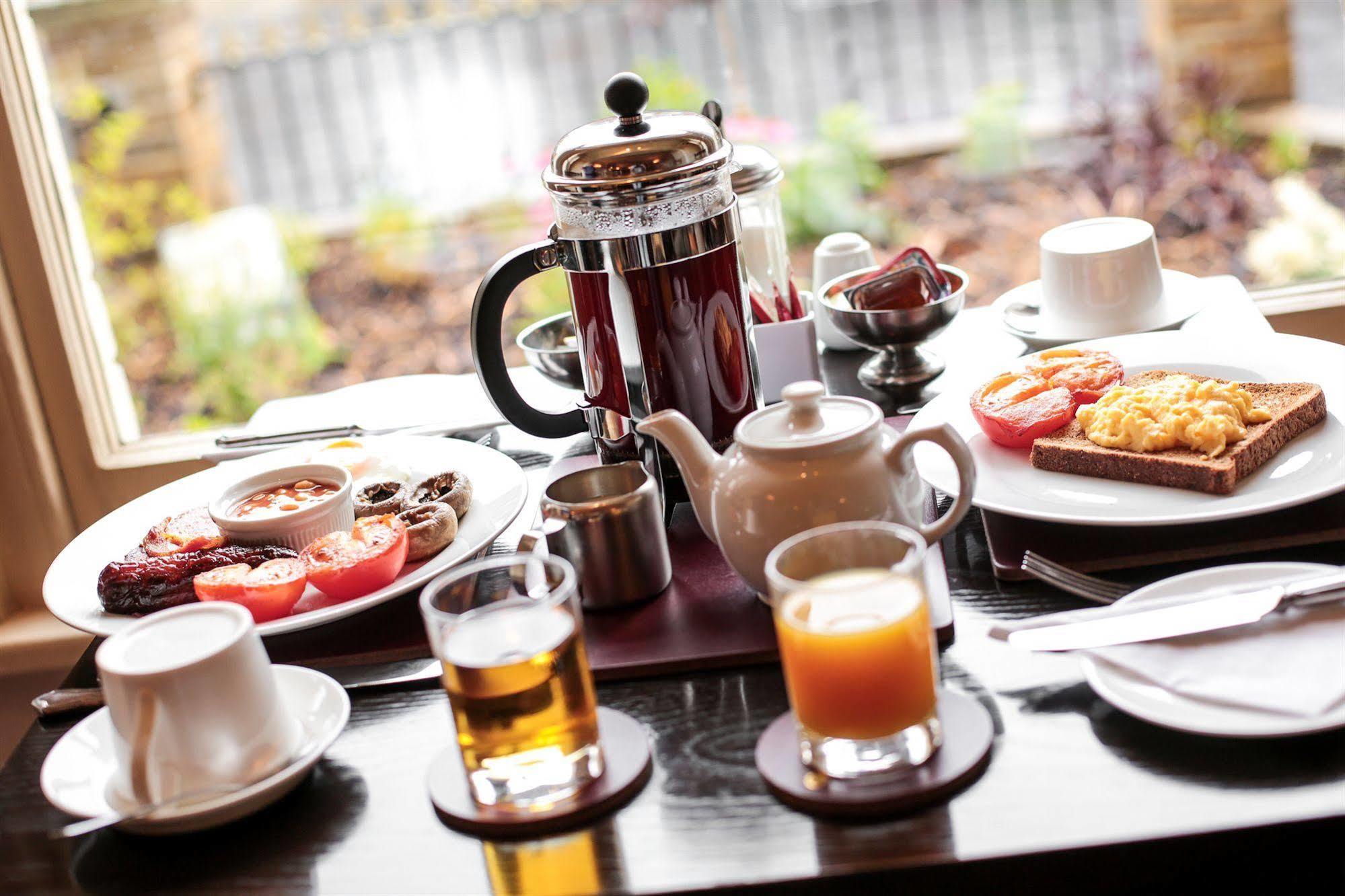 Fernbank Hotel باسينغستوك المظهر الخارجي الصورة
